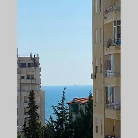 Lovely Apt, Only 5 Minute Walk * Durrës